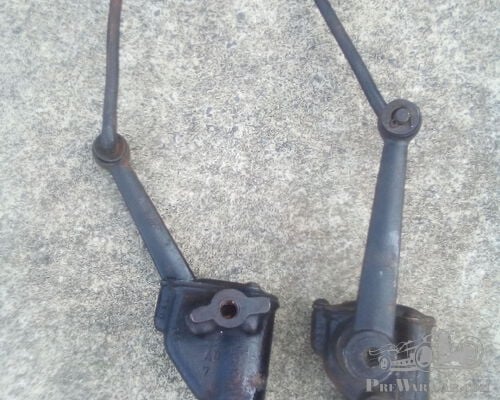 Two pairs of Monroe American shockabsorbers