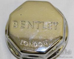 Bentley Motor Car Co Of London Threaded Hubcap
