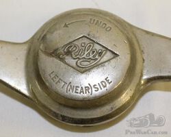 Riley Automobile Co Threaded Hubcap