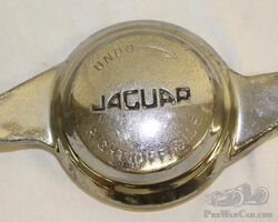 Jaguar Motor Car Co Threaded Hubcap