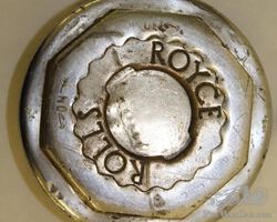Rolls Royce Motor Car Co Threaded Hubcap