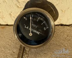 La Licorne oil gauge