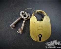 suitcase lock, pre-war