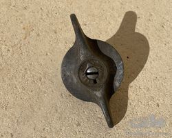 Coquille trunk fastener