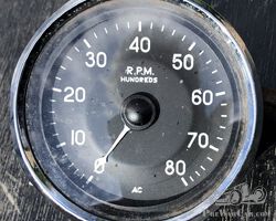 AC 0 - 8000 revcounter