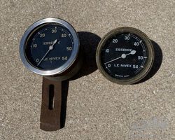 Le Nivex fuel gauge