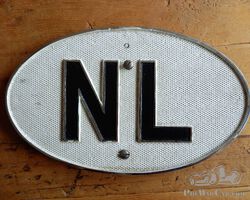 Original plate 'NL' / Originele kentekenplaat 'NL'