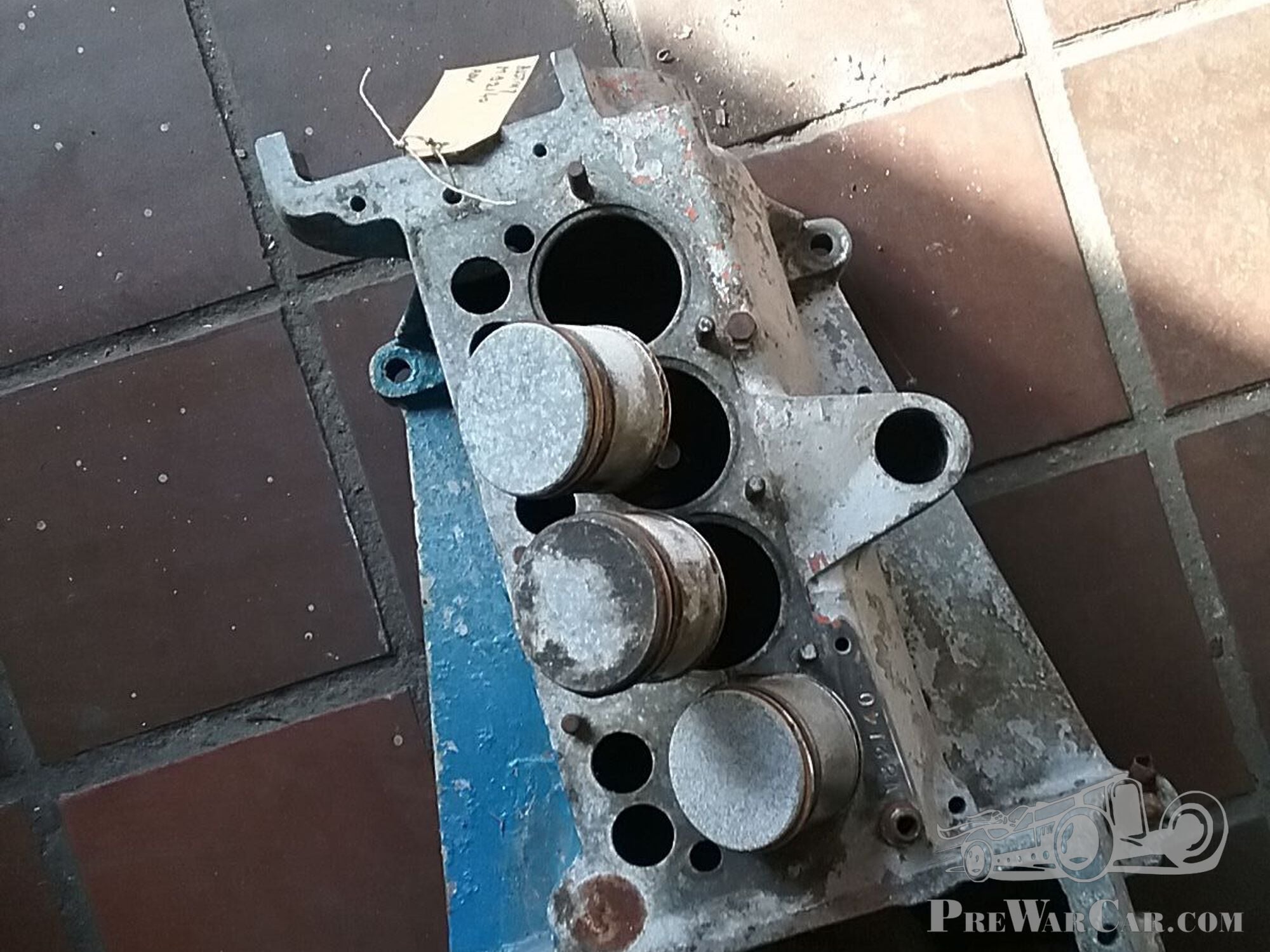 Austin Seven crankcase 1928-1932 with crankshaft , connrods and pistons