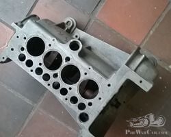 Austin Seven crankcase with crankshaft . 3-bearingtype