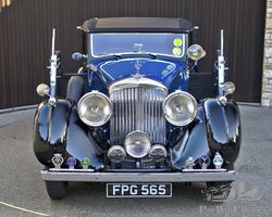 1937 BENTLEY 4¼-LITRE PARALLEL-DOOR SEDANCA COUPÉ
