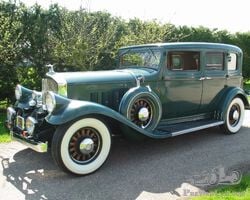 1932 Pierce Arrow sedan