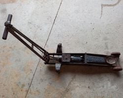 Antic floor jack