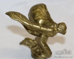 Rolls Royce Wraith Kneeling Spirit of Ecstasy Radiator Mascot Hood Ornament