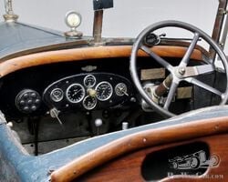 unidentified steering wheel
