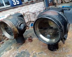 Paire of nice small Besnard in good condition