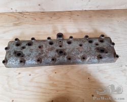 Two Oakland cylinder heads for the type 6-54A of 1924-1928