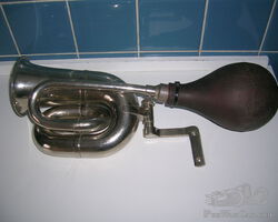Ball horn for very old car