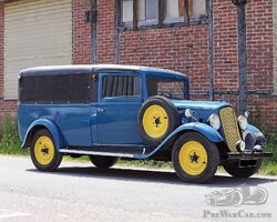 1936 – Renault KZE Camionnette Bâchée | Automobiles de Collection auction | Aguttes