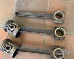 Connecting rods with pistons for Fiat 501