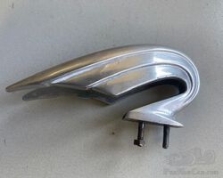 Ornament for on grille of unknown car. Citroen ?