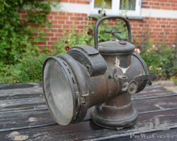 Riemann self-generating headlamp for very early car