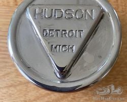 1920s Hudson Super Six hubcap