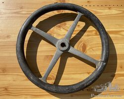 4 spokes steering wheel