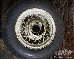Ford V8 wheels and tyres