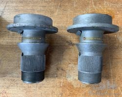 Bugatti T37 Hubs Gauche and Droit (Left and Right) - ORIGINAL
