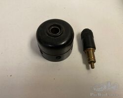 Hand lamp: plug and socket