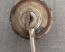 Paris-Rhone Switch and key