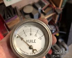 Frencb oil pressure gauge