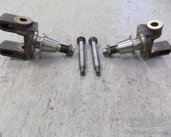 Bugatti Type 44/57 Stub Axles c/w king pins