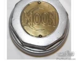 Moon Motor Car Co Automobile Threaded Hubcap