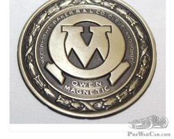 1916-1917 Owen Magnetic Hubcap Emblem Badge