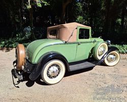 1932 Ford v8 "Sport coupe"