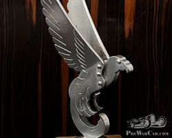 Mascot Perroquet, par Falcucci, Circa 1926 | Osenat Arts & Cars | April 28, 2024 in Paris