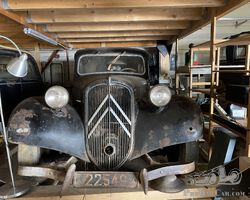 Citroën Traction Avant black