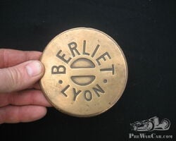 Bronze Hubcap for veteran Berliet