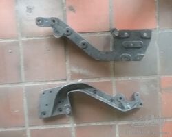 Heavy spring supports for mounting on Chevrolet 490 chassis