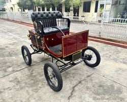 1898 Locomobile/Stanley Steam Car Replica