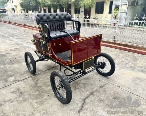 1898 Locomobile/Stanley Steam Car Replica