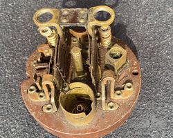 The inside of the switch box Bosch HSB