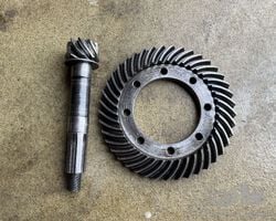 Alfa Romeo RL crown wheel and pinion