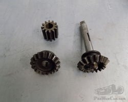 Bugatti Oil Pump Drive Gears and Shaft