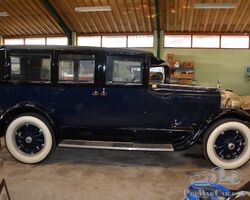Peerless 1925 V8 seven passenger sedan