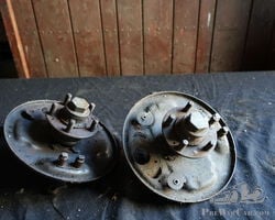 Set of brake plates and wheel hubs BMW 327