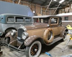 REO 1928 Coupe, with rumple-seats