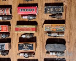 Big collection vintage sparkplugs