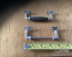 Drawer/pull handles